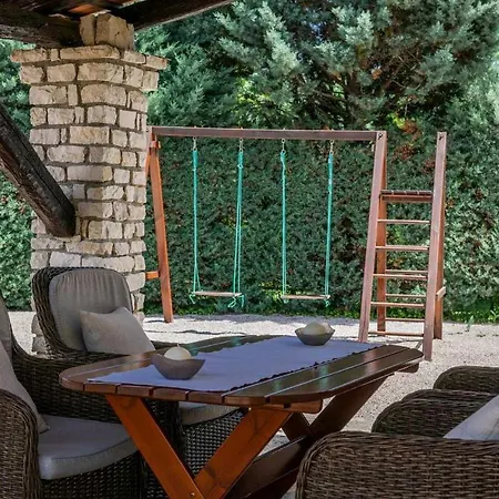 Casa Corona לאבין