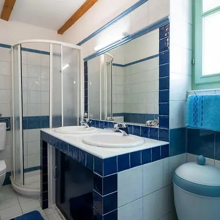 בית נופש Casa Corona לאבין